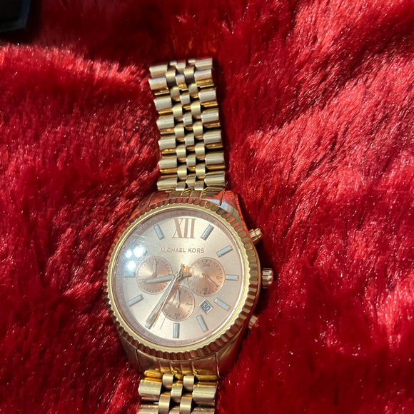 Michael Kors ladies watch. - Picture 3 of 6